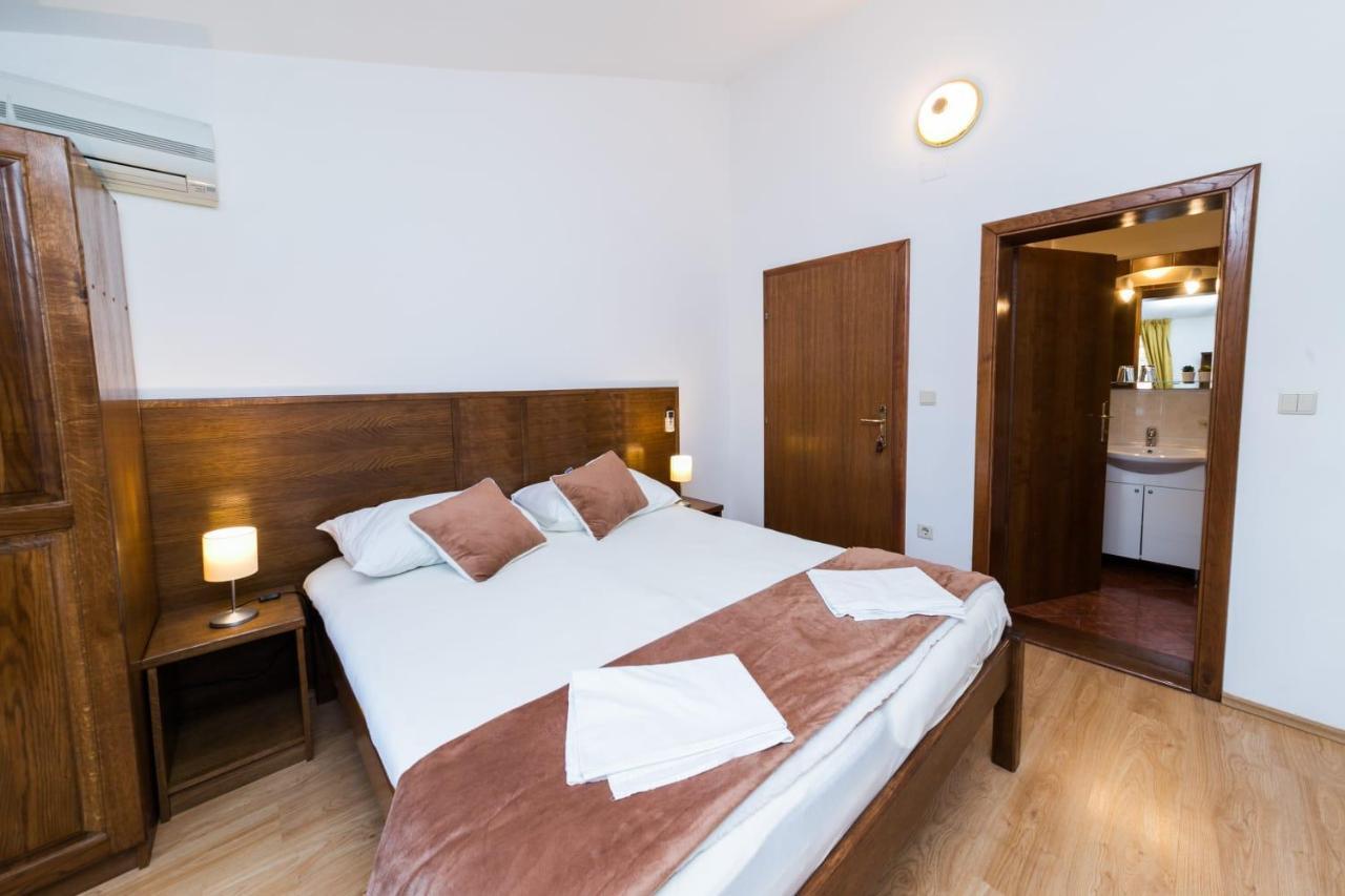 Mb Pag Bed&Breakfast 파그 외부 사진